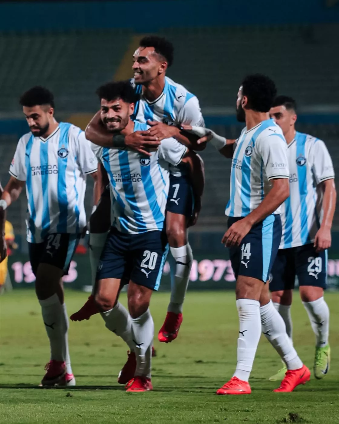 بيراميدز