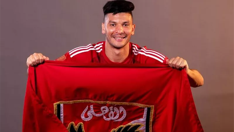 موقف أشرف داري من المشاركة مع الأهلي أمام حرس الحدود بالدوري الممتاز 