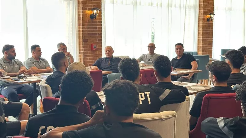 أبو ريدة يدعم منتخب مصر للشباب قبل لقاء زامبيا