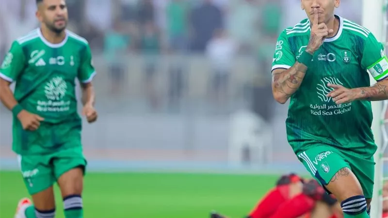 بنكهة إنجليزية.. ثلاثي أهلي جدة يحلم بإنجاز تاريخي في دوري أبطال آسيا