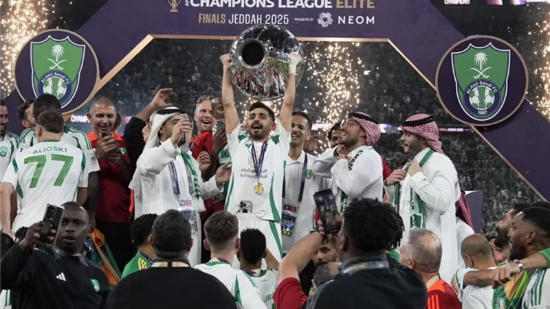 أموال وبطولات.. ماذا كسب الأهلي السعودي بعد التتويج الآسيوي؟