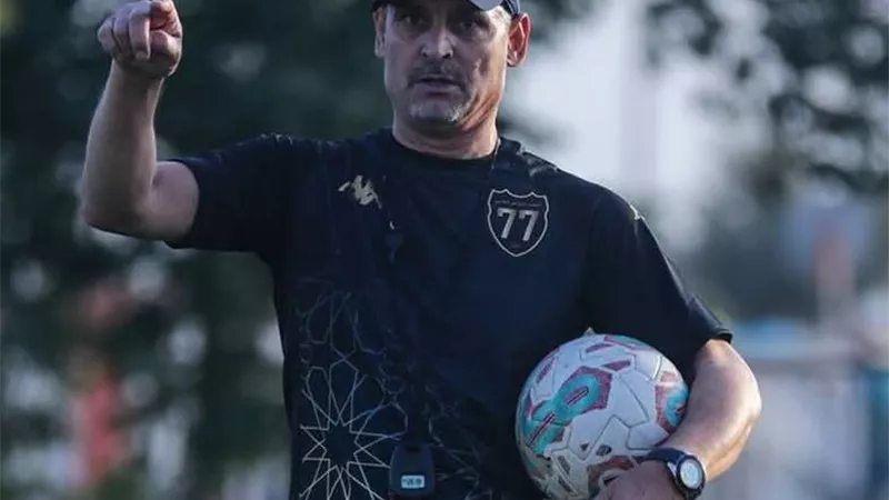 عبد الحي بن سلطان مدرب تونس للشباب: ذاهبون لمصر من أجل الفوز باللقب