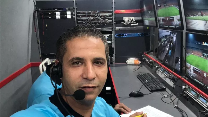 محمود عاشور حكما لتقنية الفيديو في لقاء الوداد المغربي والعين الإماراتي بالمونديال
