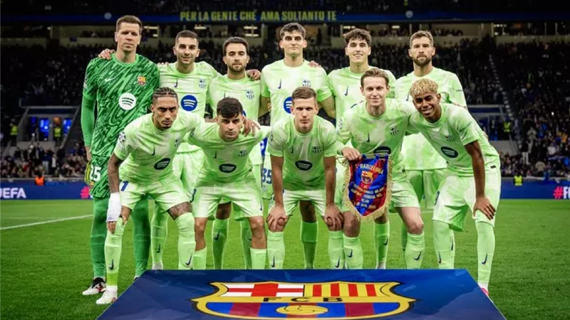 إنتر ميلان يتقدم على برشلونة 2-0 في الشوط الأول (صور) 
