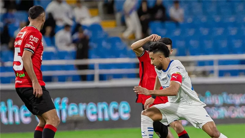 بهاتريك الدوسري.. الهلال يزحف نحو عرش الاتحاد ويطرد الرائد من الدوري السعودي