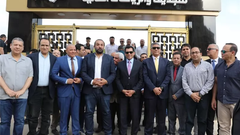 وزير الرياضة ومحافظ الجيزة يفتتحان ملاعب نادي الصحفيين النهري