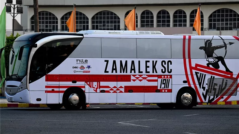 وصول حافلة الزمالك إلى ستاد القاهرة لمواجهة حرس الحدود بـ دوري نايل