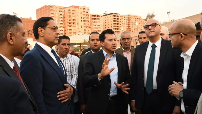 وزير الرياضة ومحافظ القليوبية يفتتحان عدداً من المشروعات بمركز التنمية بشبرا الخيمة