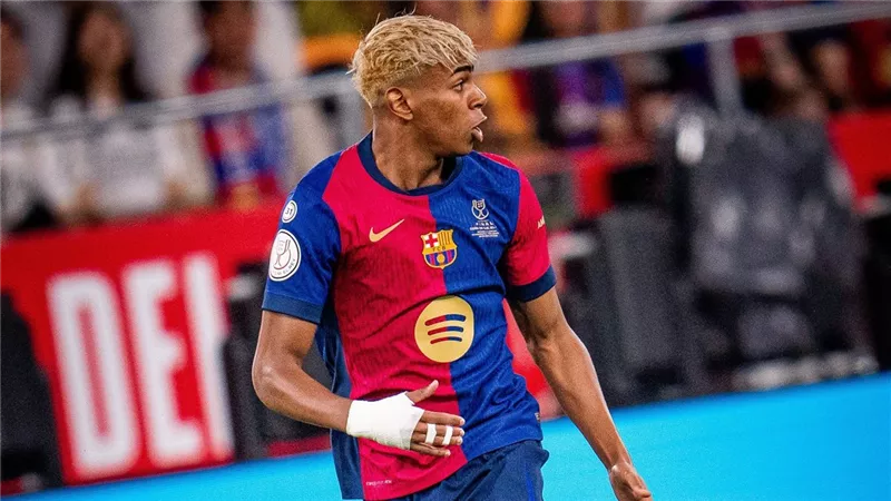 غياب لامين يامال يثير القلق في برشلونة قبل مواجهة إسبانيول