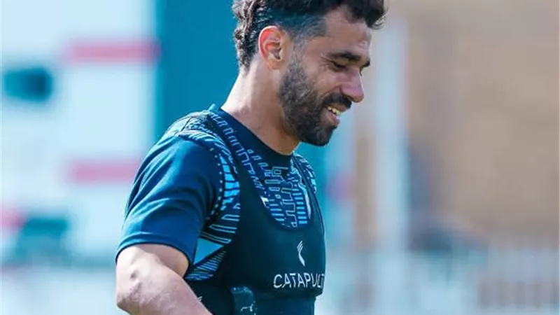 عبدالله السعيد وعمر جابر يتوسطان للعفو عن نجم الزمالك بعد قرار جون إدوارد