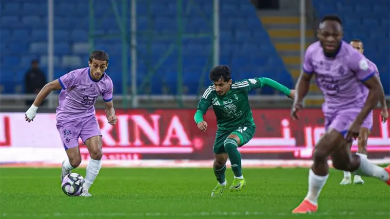 التشكيل المتوقع لمباراة الأهلي والخلود في الدوري السعودي.. من يعوض جالينو؟