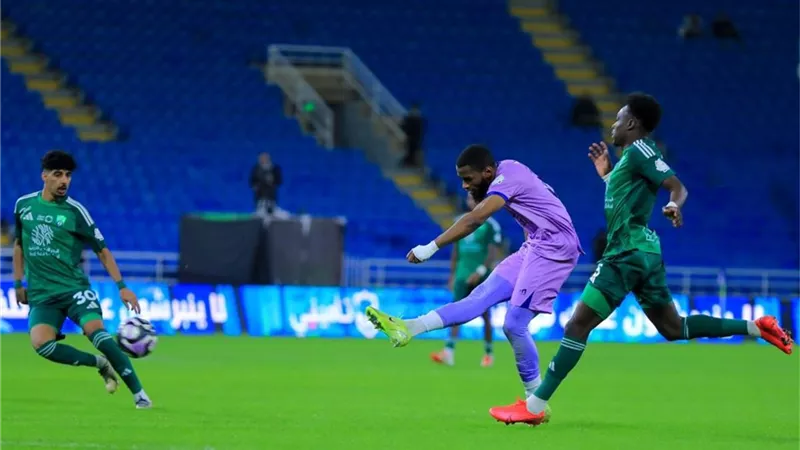تشكيل مباراة الأهلي والخلود في الدوري السعودي.. يايسله يقصي ميندي