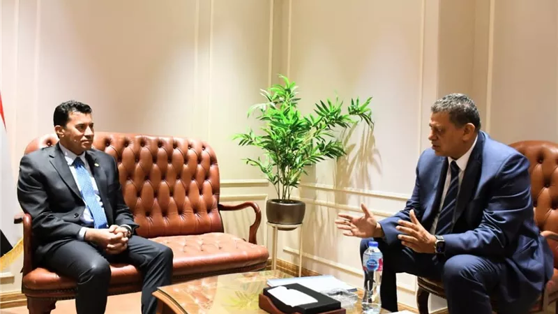 وزير الرياضة يلتقي رئيس الاتحاد المصري لكرة اليد لاستضافة مصر لبطولة العالم