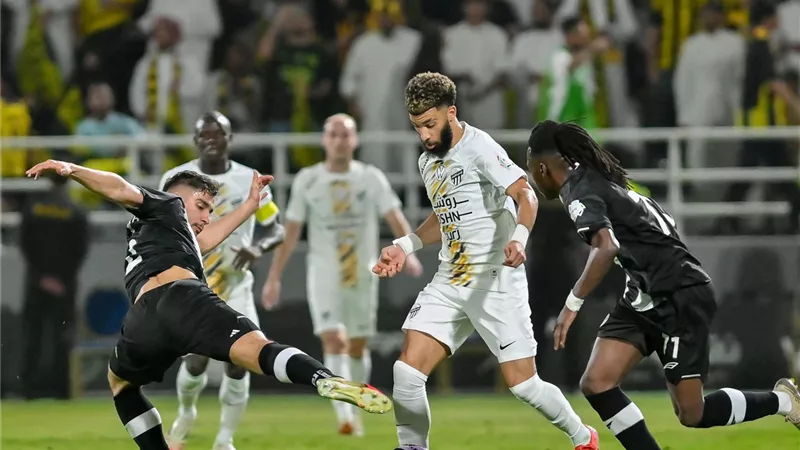 وصل للنقطة 80.. الاتحاد يحتفل بالدوري السعودي على أنقاض الشباب