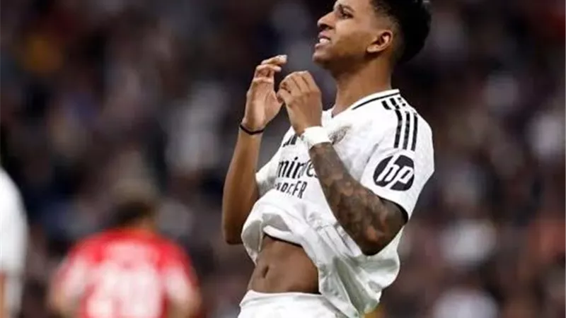 رودريجو يقترب من مغادرة ريال مدريد وسط شعور بالتهميش والغضب 