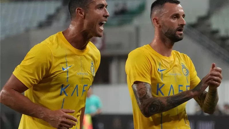 كريستيانو رونالدو يقود تشكيل النصر ضد الخليج في الدوري السعودي.. وبروزوفيتش بديلًا