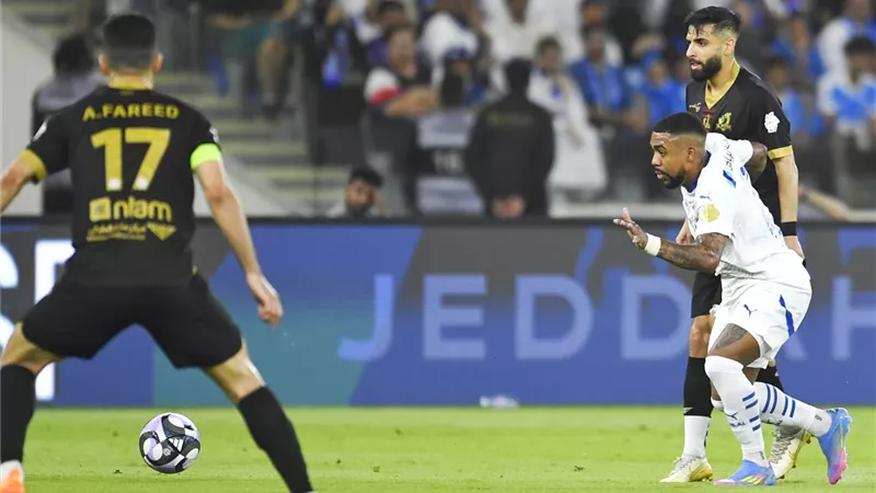الهلال يفلت من هزيمة مفاجئة أمام الوحدة.. ويتأهل لدوري أبطال آسيا للنخبة