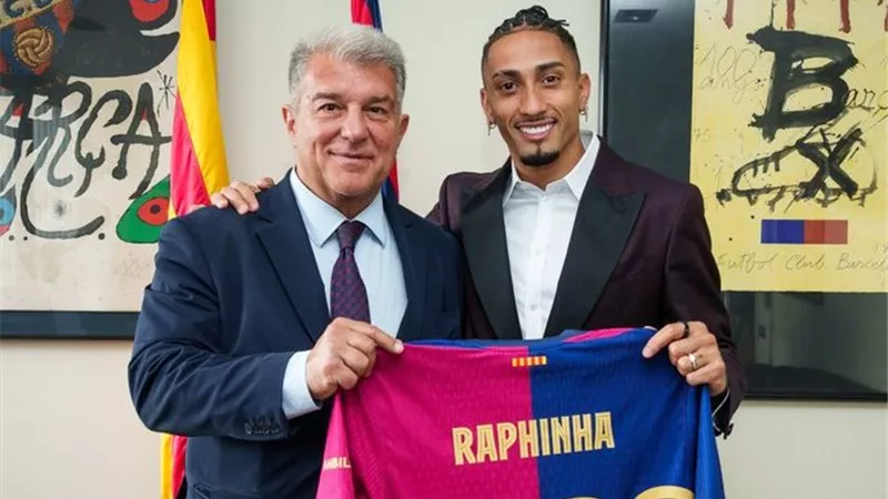 أنهى أحلام الهلال السعودي.. برشلونة يجدد عقد رافينيا حتى 2028