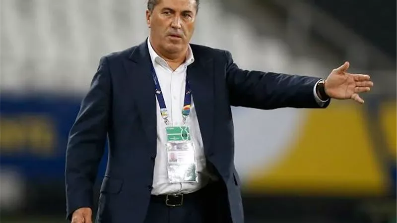 بيسيرو يكشف الأسباب الحقيقية لخروج الزمالك من الكونفدرالية ويتحدث عن أزمة زيزو