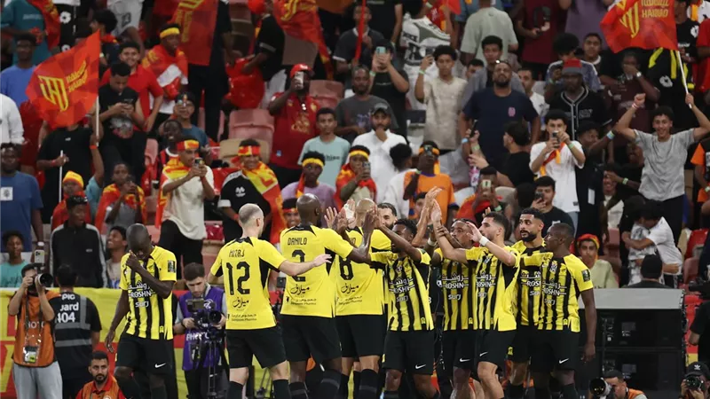 أول ثنائية في تاريخه.. الاتحاد يستعيد كأس الملك بعد غياب 7 سنوات