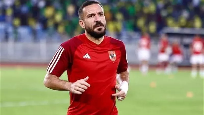 الصفاقسي التونسي يعلن ضم علي معلول بعد رحيله عن الأهلي.. فيديو