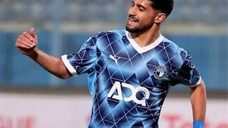 هل نرى إبراهيم عادل ضد محمد صلاح فى الدوري الإنجليزي .. مصدر يجيب