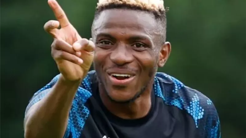 فيكتور اوسيمين يقترب من الانتقال إلى الهلال السعودي ويهدد طموحات ريال مدريد قبل كأس العالم للأندية