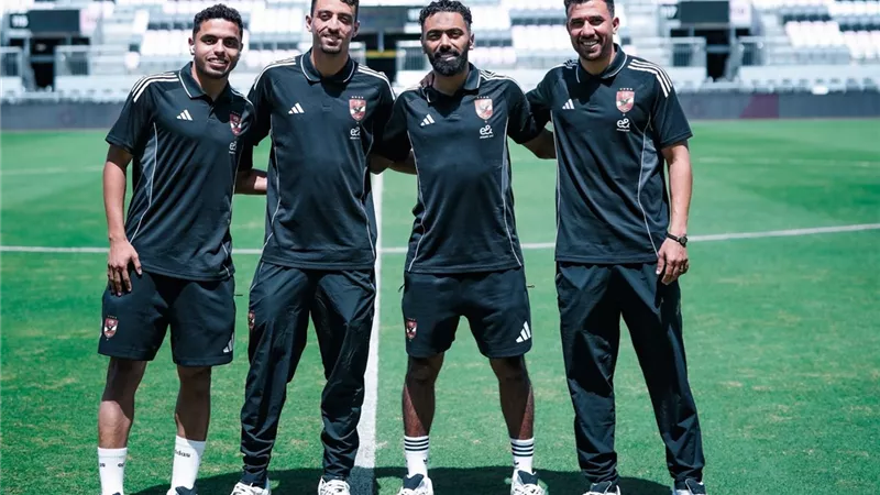 الأهلي وباتشوكا يتفقان على 11 تغييرًا خلال اللقاء الودي