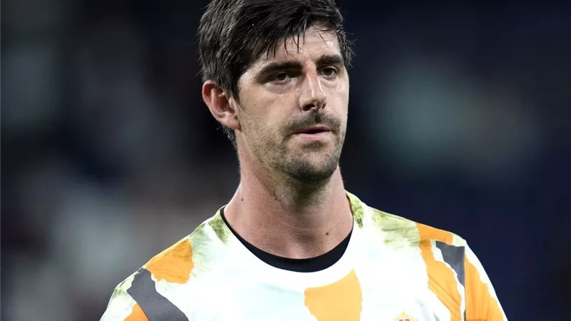 بعد كورتوا.. ريال مدريد يجهز موهبته الشابة لحراسة المرمى
