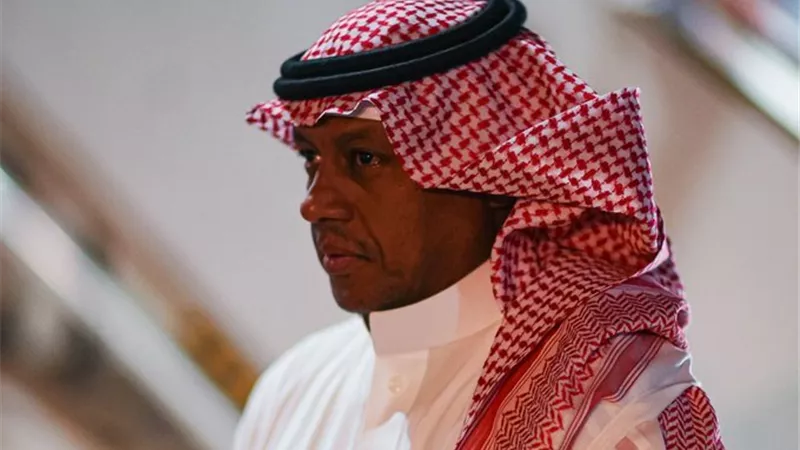 برسالة نارية.. رئيس النصر يتنصل من بيع لاجامي للهلال ويلمح لوجود مؤامرة