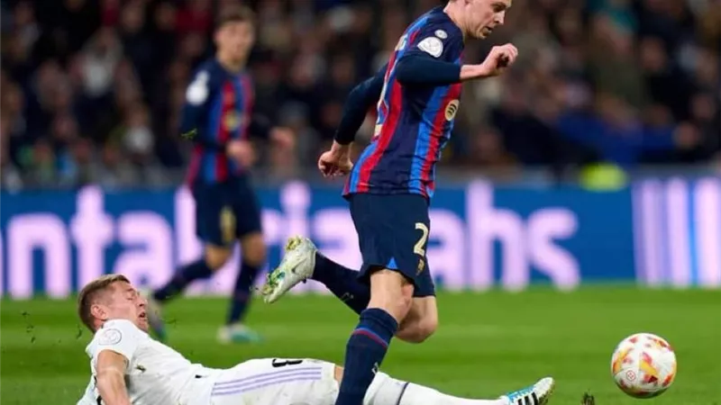 دي يونج: الدوري الإنجليزي الأقوى في العالم ولا أحتاج للعب هناك