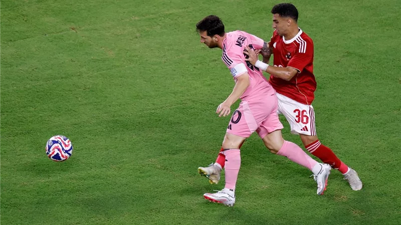 أول رد فعل من محمود تريزيجيه بعد تغريمه في الأهلي