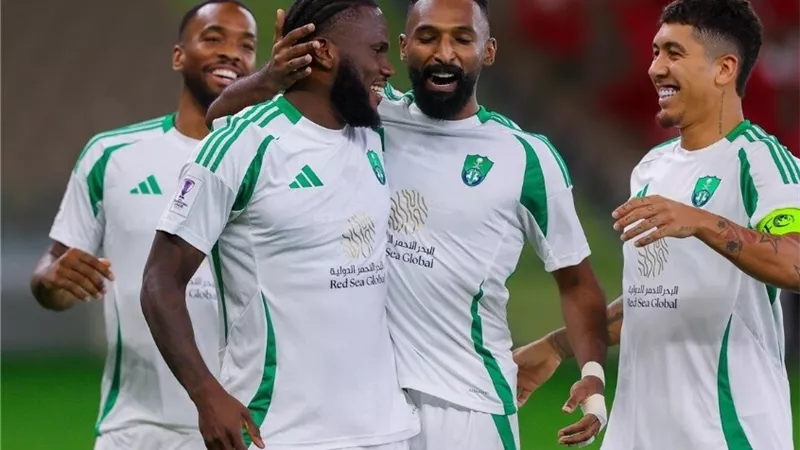 الأهلي السعودي يبدأ رحلة الصفقات من بوابة تشيلسي