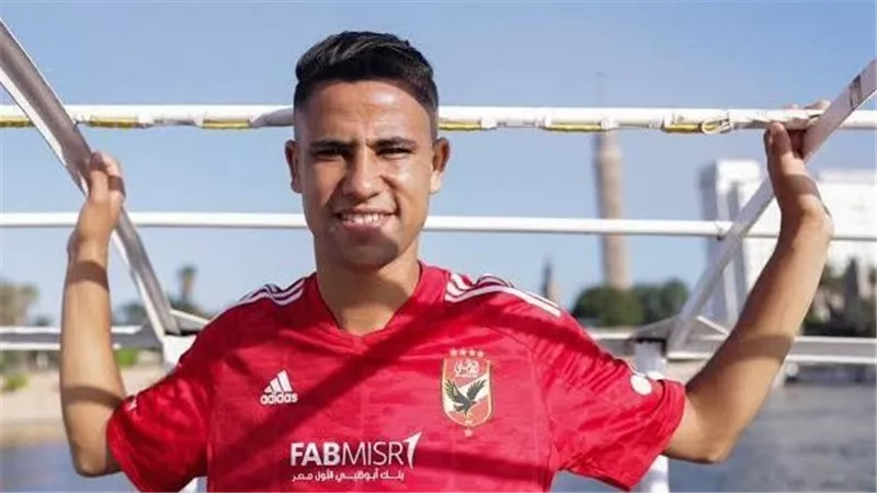 هل طلب البنك الأهلي التعاقد مع رضا سليم؟.. طارق مصطفى يُجيب