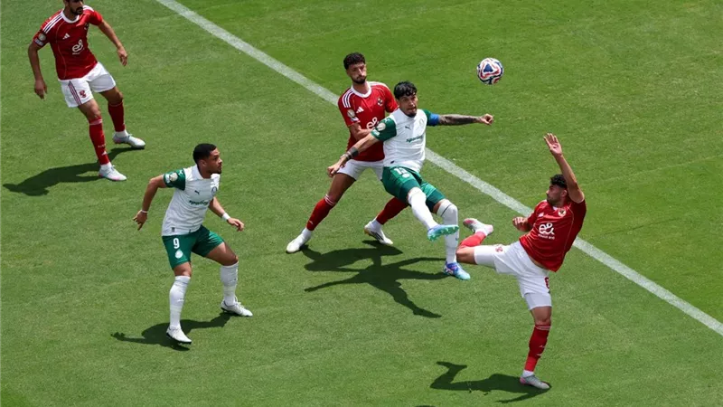 عندي عروض.. ما مصير نجم الأهلي بعد استبعاده من كأس العالم للأندية؟