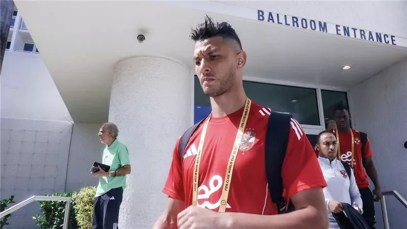 الأهلي يُحدد سعر بيع أشرف داري.. تفاصيل مهمة