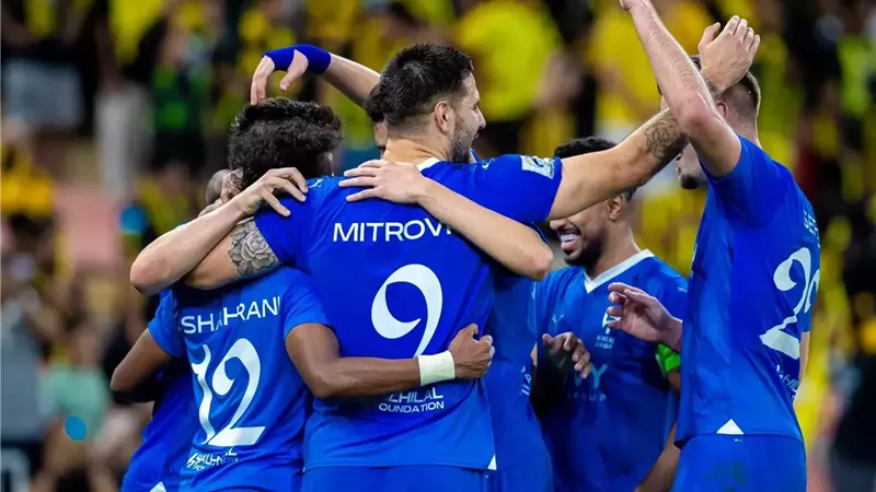 هل تفاوض ميلان لضم لاعب الهلال السعودي؟.. المدير الرياضي يُرد