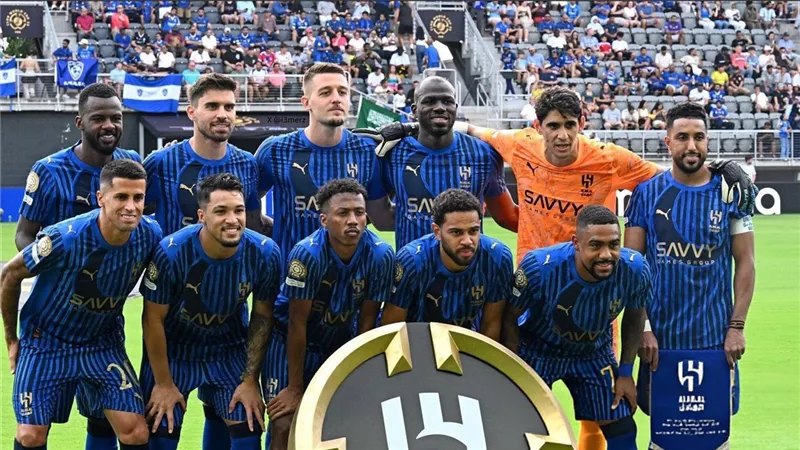 الهلال السعودي يجدد مفاوضاته للحصول علي مهاجم نابولي
