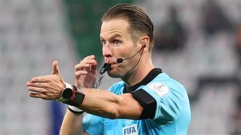 داني ماكيلي حكمًا لمباراة الهلال وباتشوكا في كأس العالم للأندية