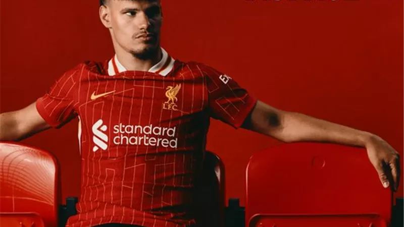 ليفربول يضم المجري كيركيز رسميًا من بورنموث
