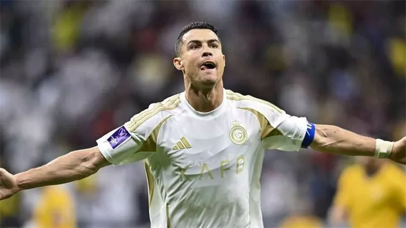 رسميًا.. النصر السعودي يعلن تجديد عقد كريستيانو رونالدو