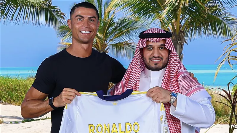 الأكبر في تاريخ الرياضة.. تفاصيل عقد كريستيانو رونالدو الجديد مع النصر السعودي 