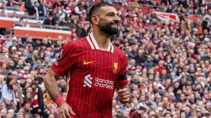 فاتورة مرتفعة جدا.. وجبة سمك لـ محمد صلاح ورفاقه تثير الجدل بسبب سعرها 