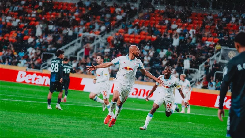 سالزبورج يفوز على باتشوكا 2-1 في مباراة الأمطار والرعد بكأس العالم للأندية (فيديو)