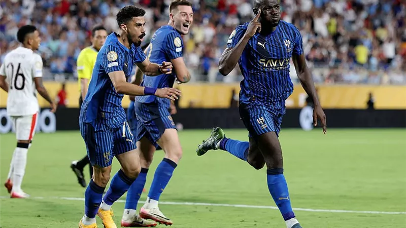الهلال ومانشستر سيتي يتعادلان 3-3 في الشوط الإضافي الأول