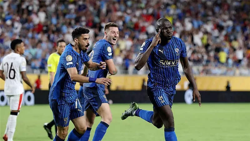 بعد الإطاحة بمان سيتي.. الهلال يحصد ملايين الدولارات ويحقق إنجاز تاريخي