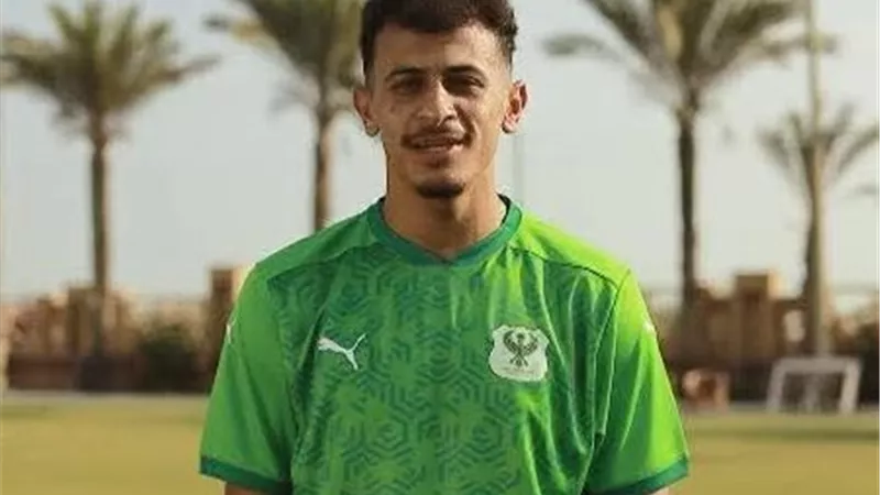 علي طريقه الأهلي.. المصري يعلن تعاقده مع عمر الساعي بمشروب أخضر