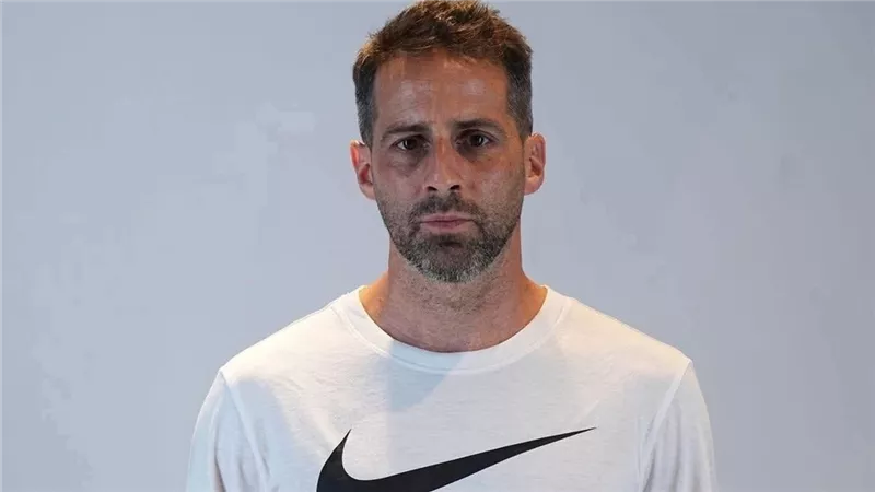 الزمالك يبدأ فترة إعداد الموسم الجديد.. ويانيك فيريرا يجتمع باللاعبين 