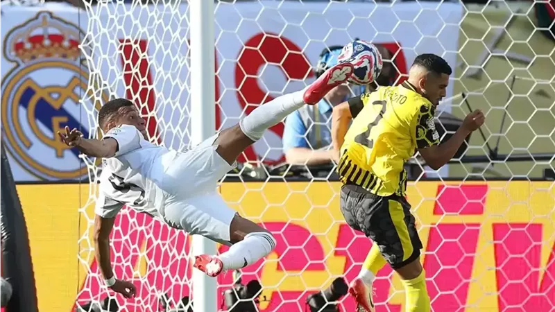 مبابي متهم باستخدام الذكاء الاصطناعي في كأس العالم للأندية (صورة)