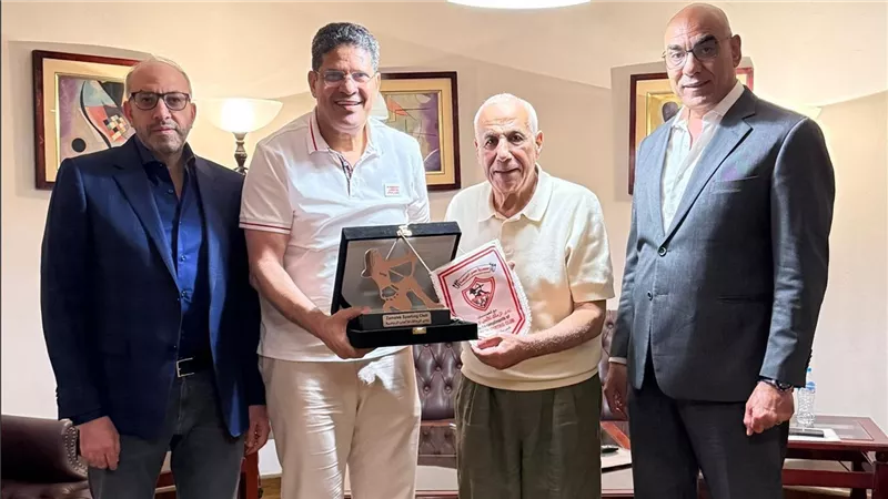 الزمالك يكرم أيمن الرمادي بعد رحيله عن تدريب الفريق